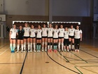 Helsinki Volleyn sunnuntain kokoonpano Raisiossa esittelyssä ennen pelin alkua.
